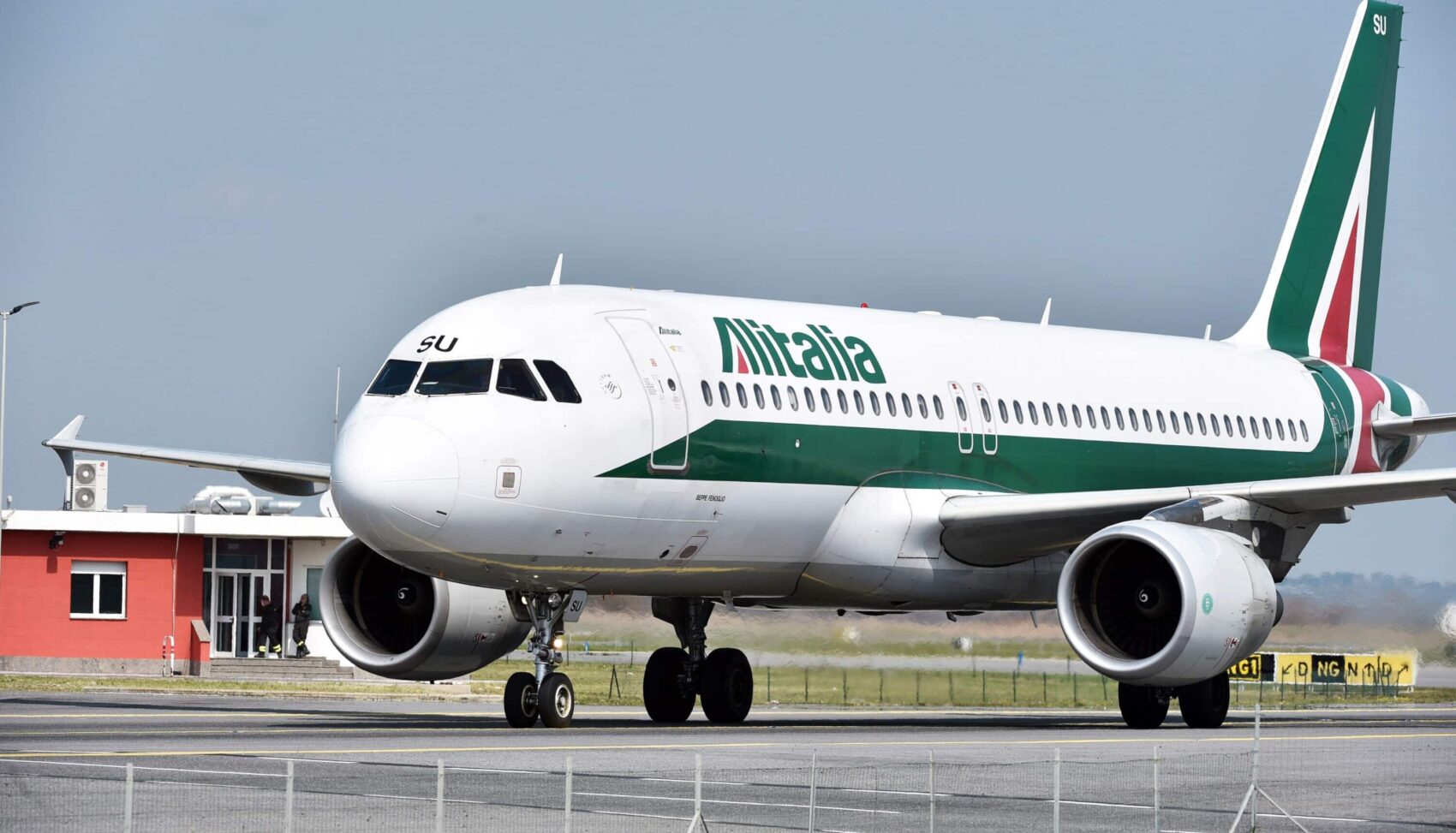 Illegale il prestito di Stato da 400 milioni di euro ad Alitalia Illegale il prestito di Stato da 400 milioni di euro ad Alitalia