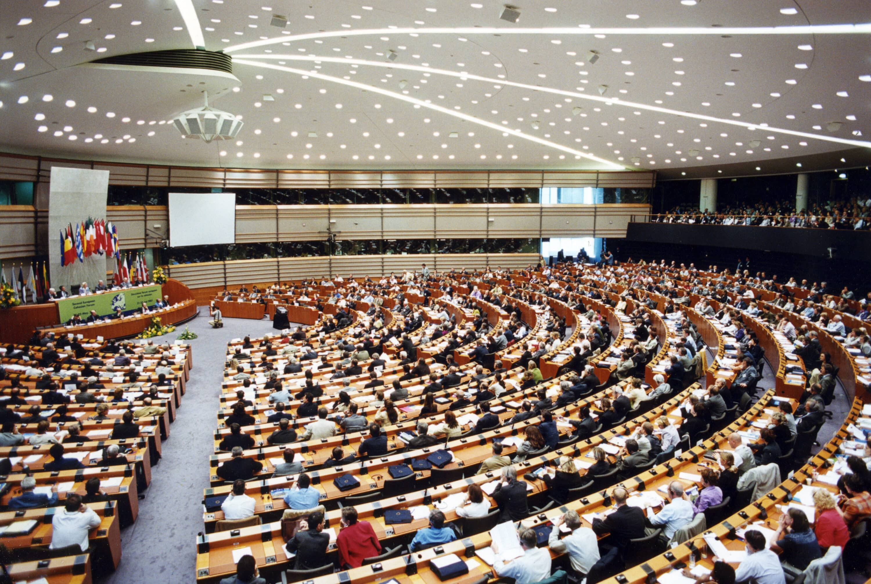 Ue, oltre 130 europarlamentari chiedono la tassa sugli ultra-ricchi