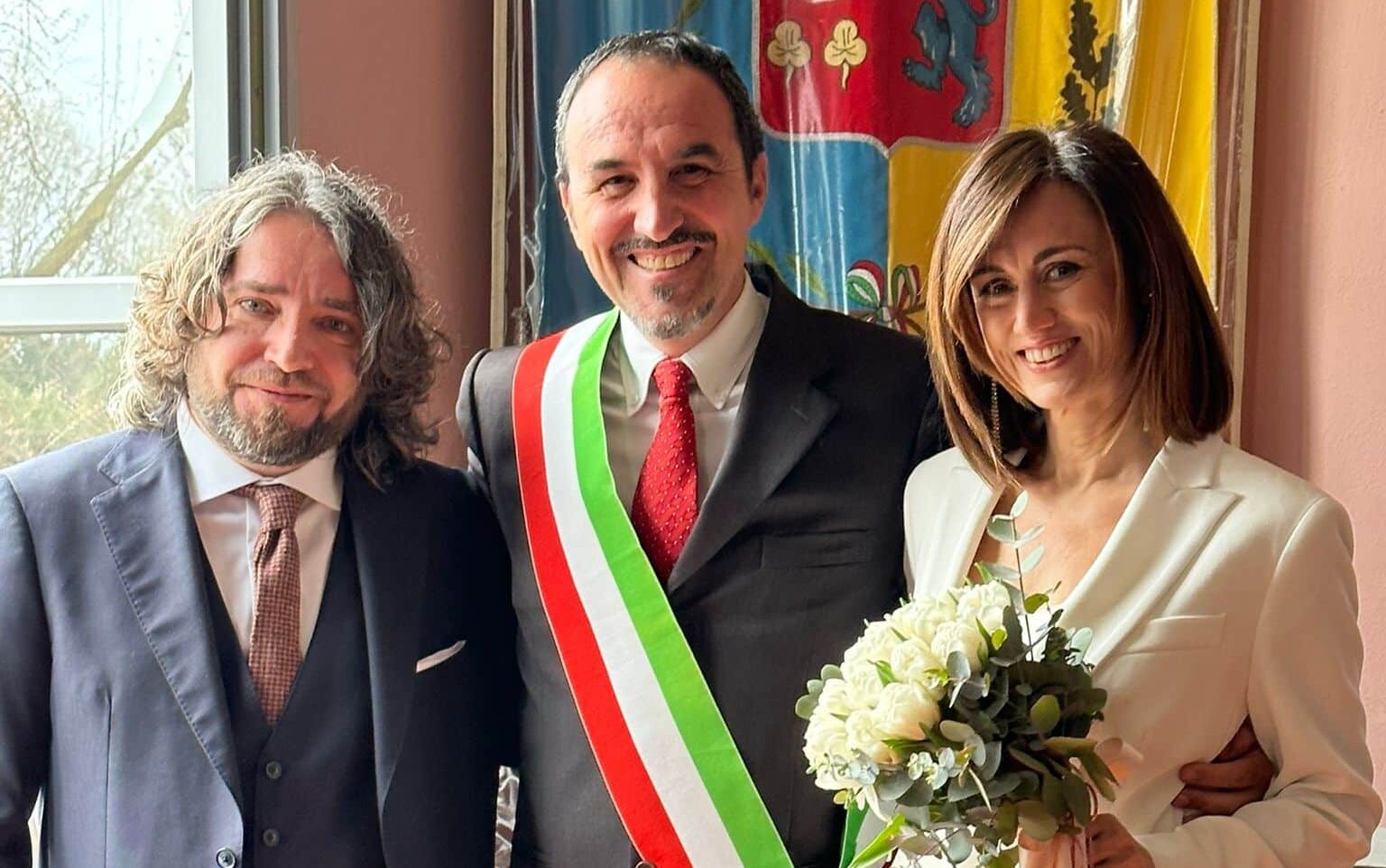 Auguri a Giulio e Cinzia. Il giornalista de La Notizia si è sposato questa mattina a Cassinetta di Lugagnano
