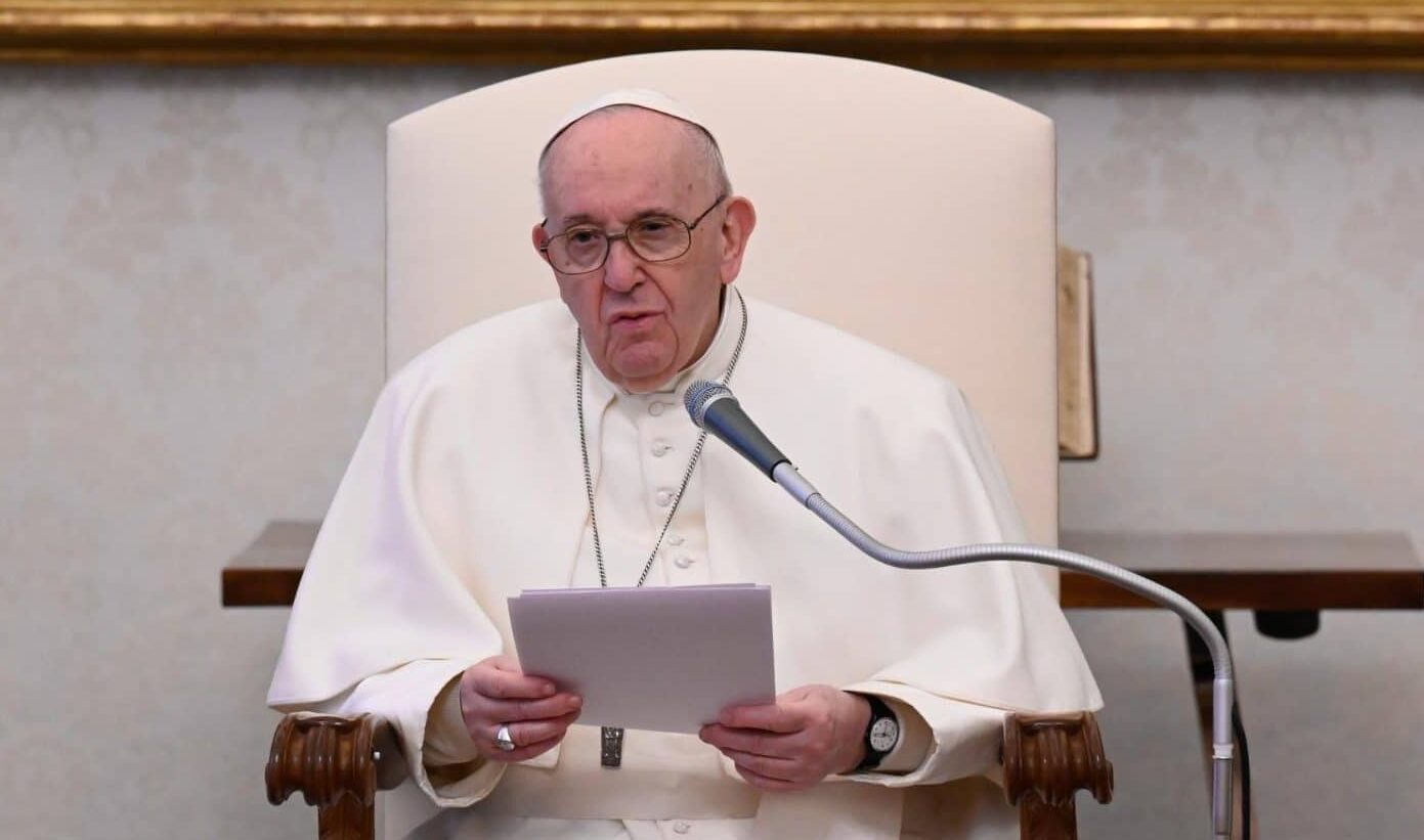 Laparotomia, cos’è e in cosa consiste l’intervento a cui si sottopone il Papa