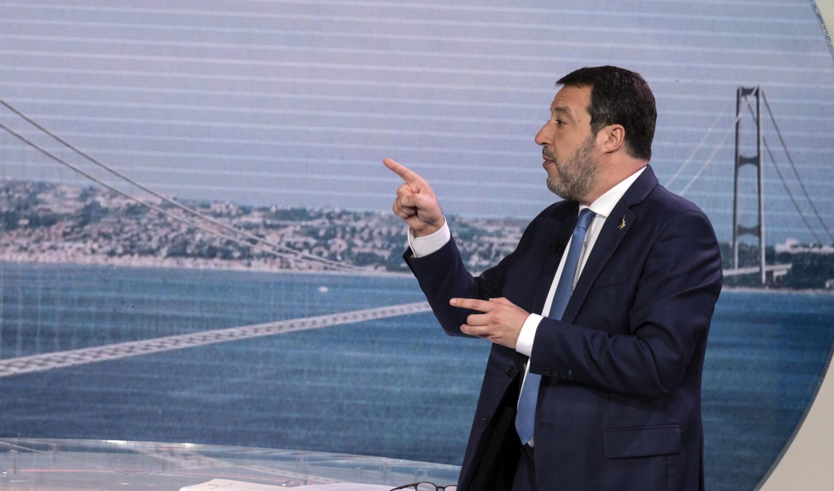 Ponte sullo Stretto, Salvini parla già di cantieri ma in cassa non c’è un euro