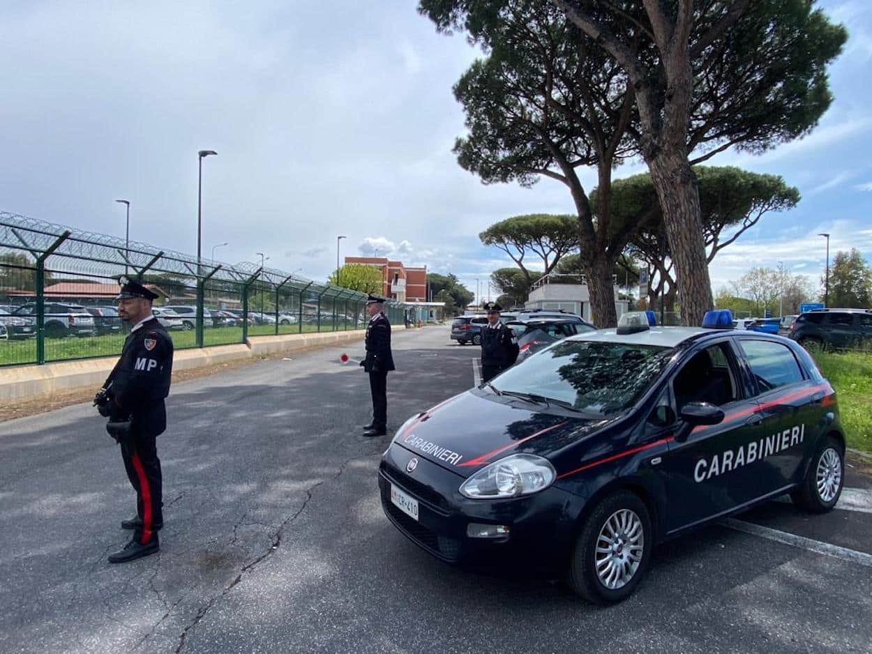 Appalti pilotati per i lavori edili nelle basi dell’Aeronautica militare: 14 arresti