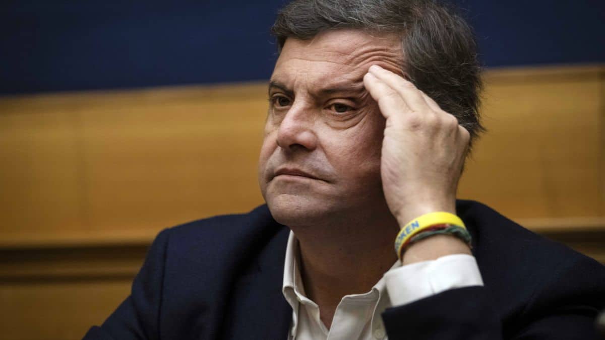 Calenda non crede a un dopo Berlusconi: “Si chiude un pezzo di storia”. Il leader di Azione manda un messaggio a Renzi: “Il Riformista non è il Terzo Polo”