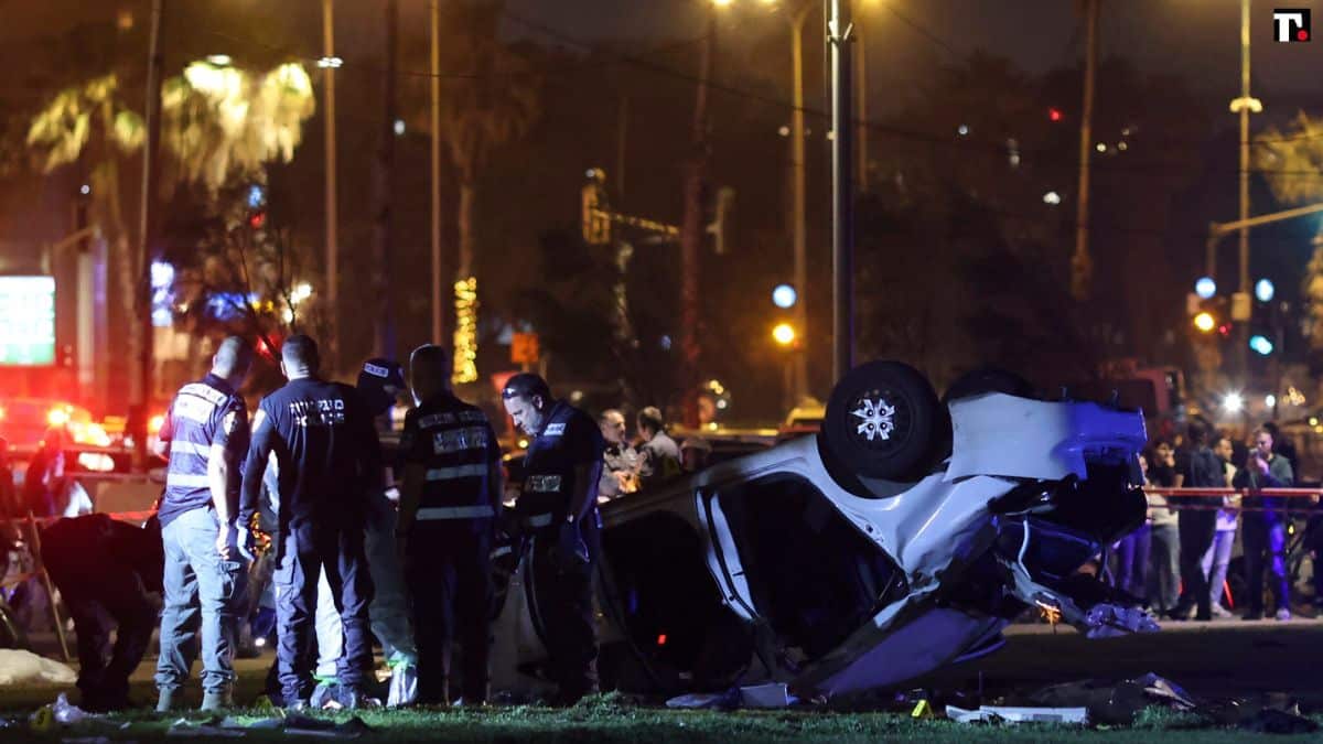 Tel Aviv, attentato sul lungomare della città: ucciso un giovane avvocato italiano. Cordoglio e messaggio di Mattarella: “Vile attacco terroristico”
