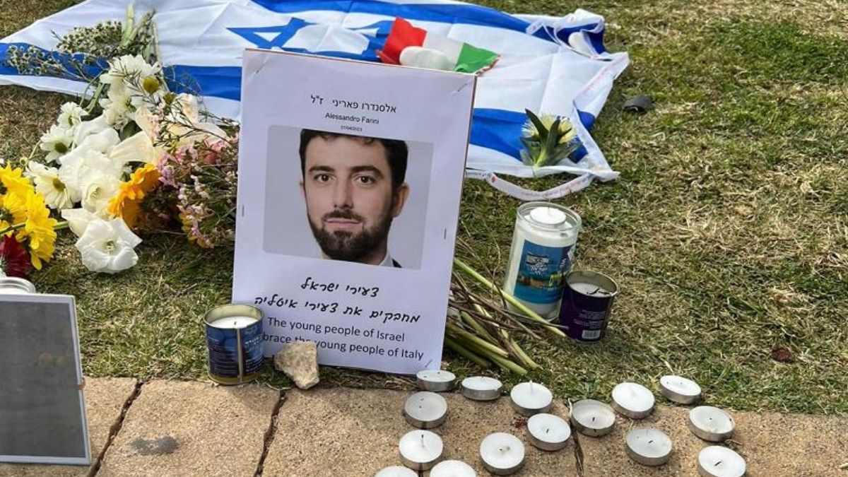 Attentato a Tel Aviv, la salma di Alessandro Parini rientra in Italia martedì. La famiglia dell’attentatore sostiene la tesi “del colpo di sonno”