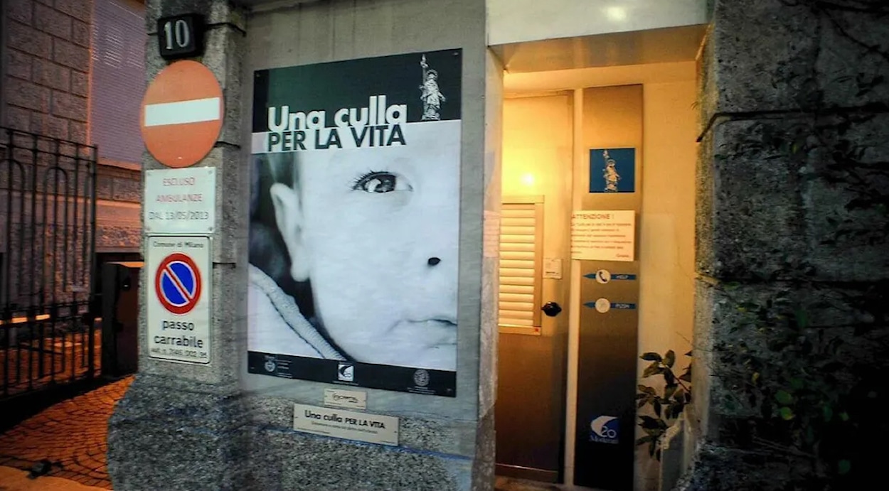 Un neonato è stato lasciato nella culla per la vita del Policlinico di Milano
