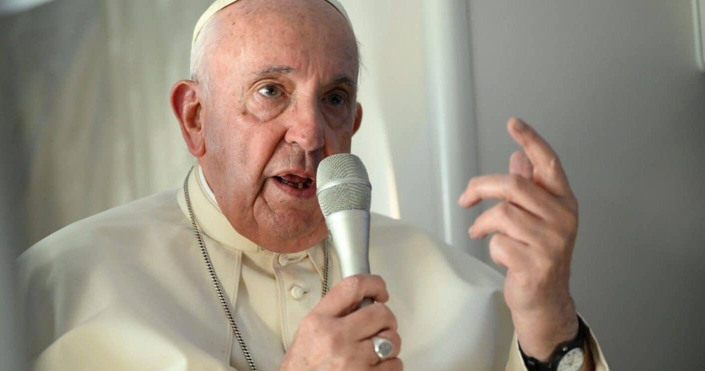 Papa Francesco si scusa: “Non voleva esprimersi in termini omofobi”