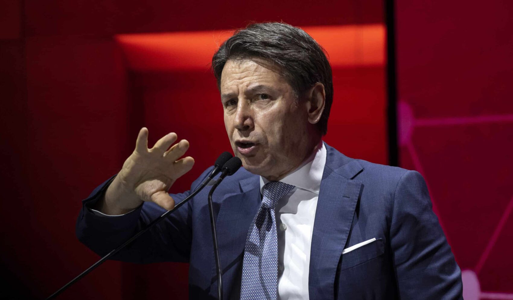 Sul Reddito di cittadinanza Conte non si arrende: “Pensiamo a sostegni europei o regionali”