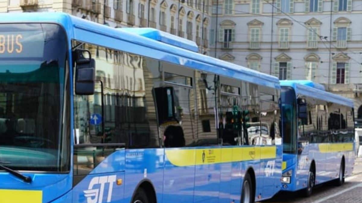 Sciopero generale venerdì 26 maggio 2023: trasporti e scuole coinvolti. Orari dello stop e fasce garantite dei treni