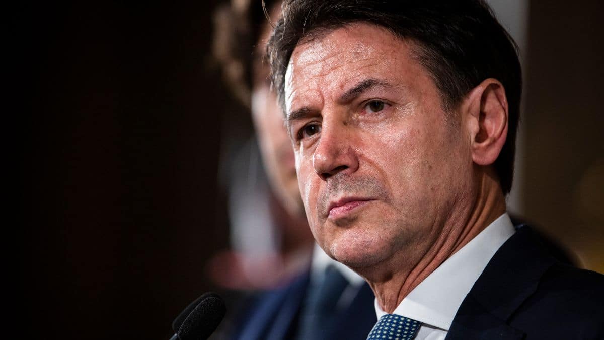 Decreto Lavoro, Conte attacca la Meloni e l’esecutivo: il leader del M5S apre al Pd e manda un messaggio a Renzi