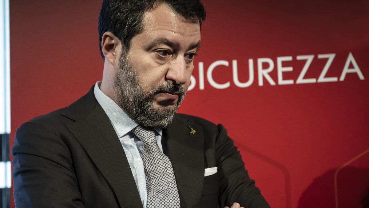Emilia Romagna, Salvini mette nello stesso post su Twitter l’alluvione e il Milan: Il vicepremier protagonista dell’ennesima caduta di stile