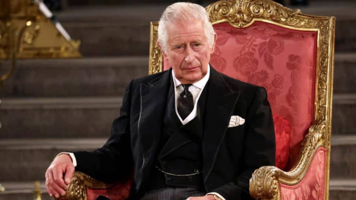 Incoronazione di Re Carlo III, la cerimonia davanti agli occhi di tutto il mondo: proteste degli anti-monarchici contro la nuova era