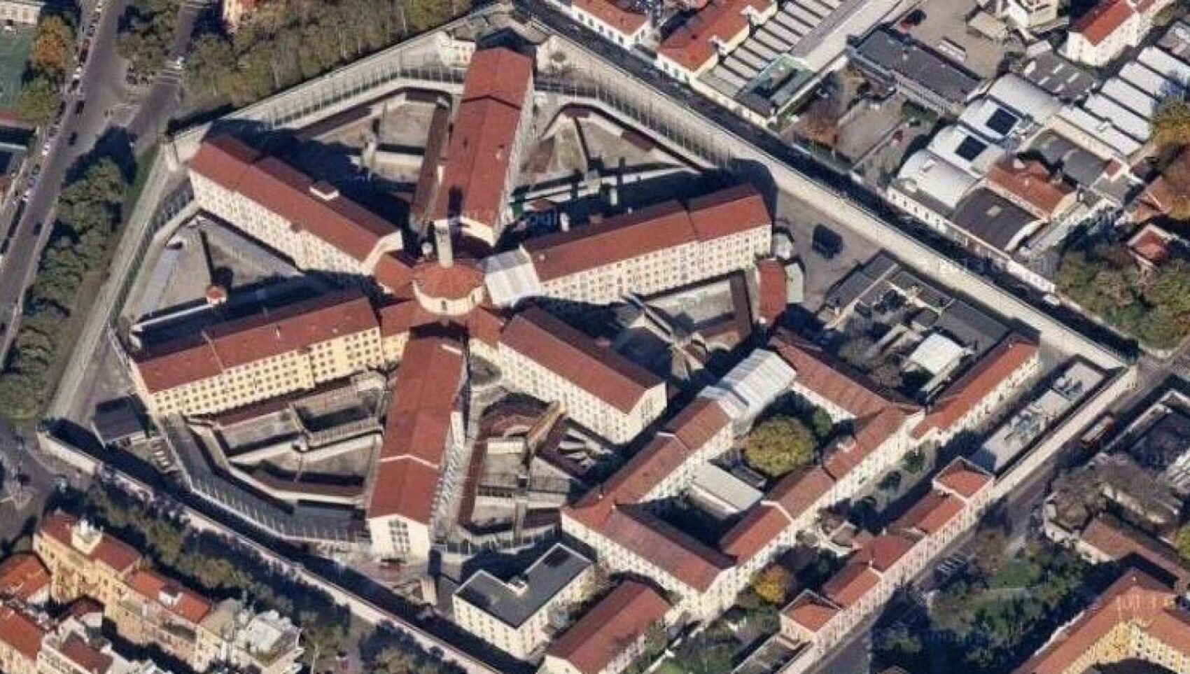 Le carceri in Lombardia scoppiano