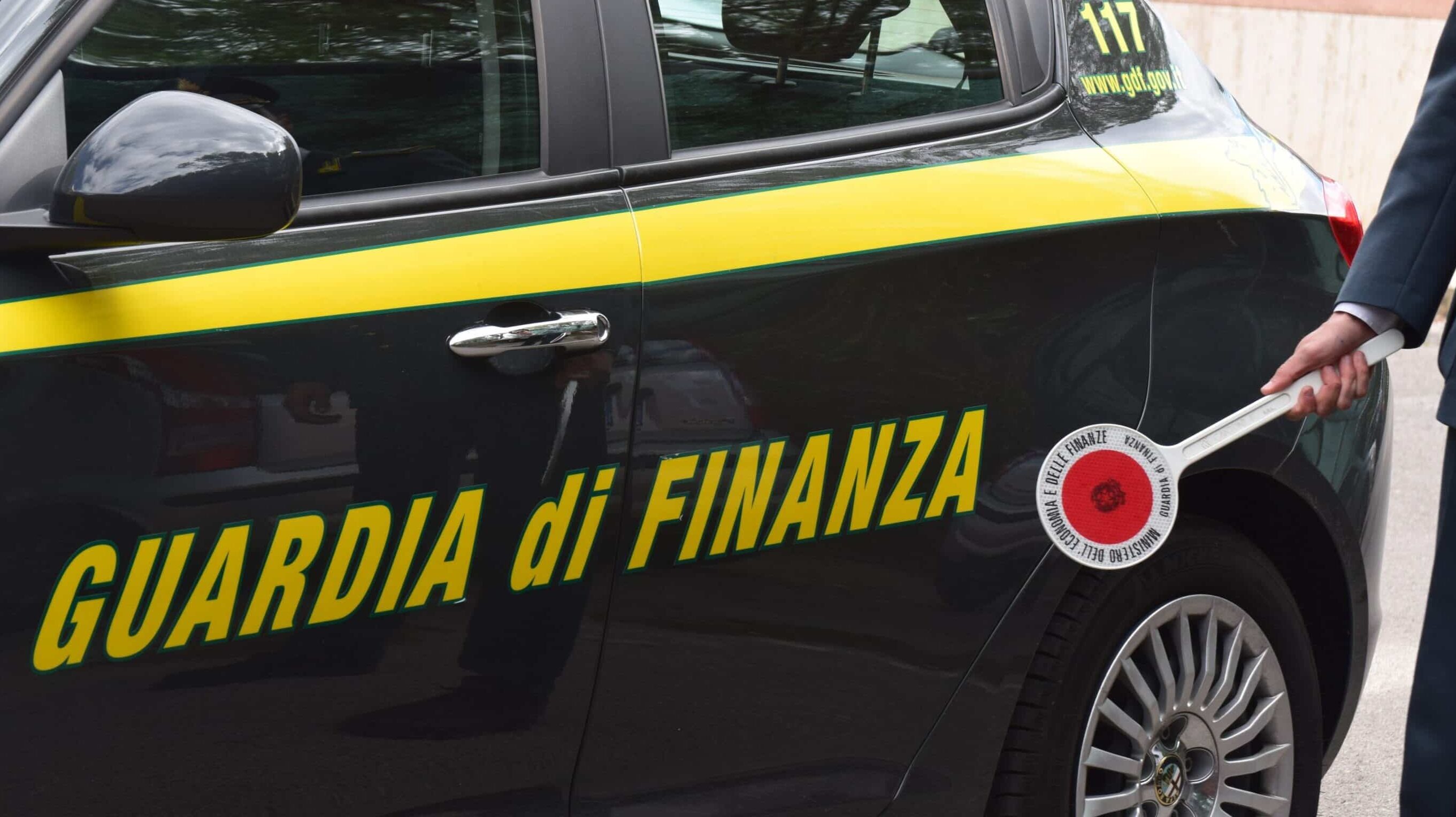 Corruzione a Pozzuoli, arrestati l’ex sindaco e l’ex dirigente Pd Oddati