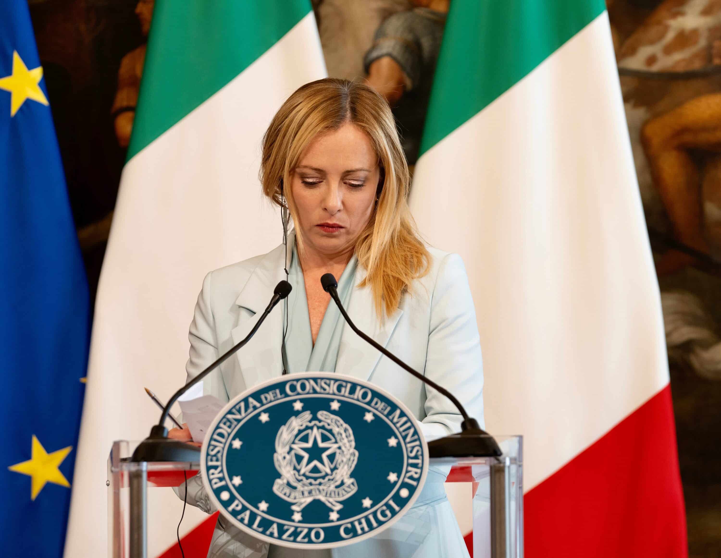 La pacchia (per Meloni) è finita, crescita debole e segnali preoccupanti per l’economia italiana