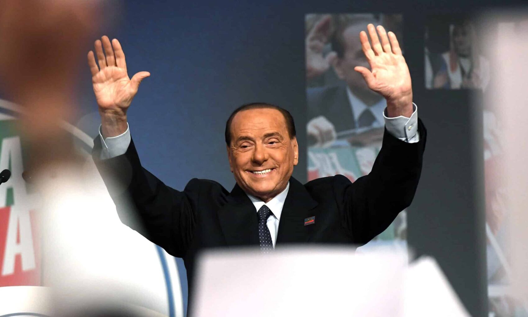 Lutto nazionale per Berlusconi, negli ultimi trent’anni non era stato concesso a nessun ex premier