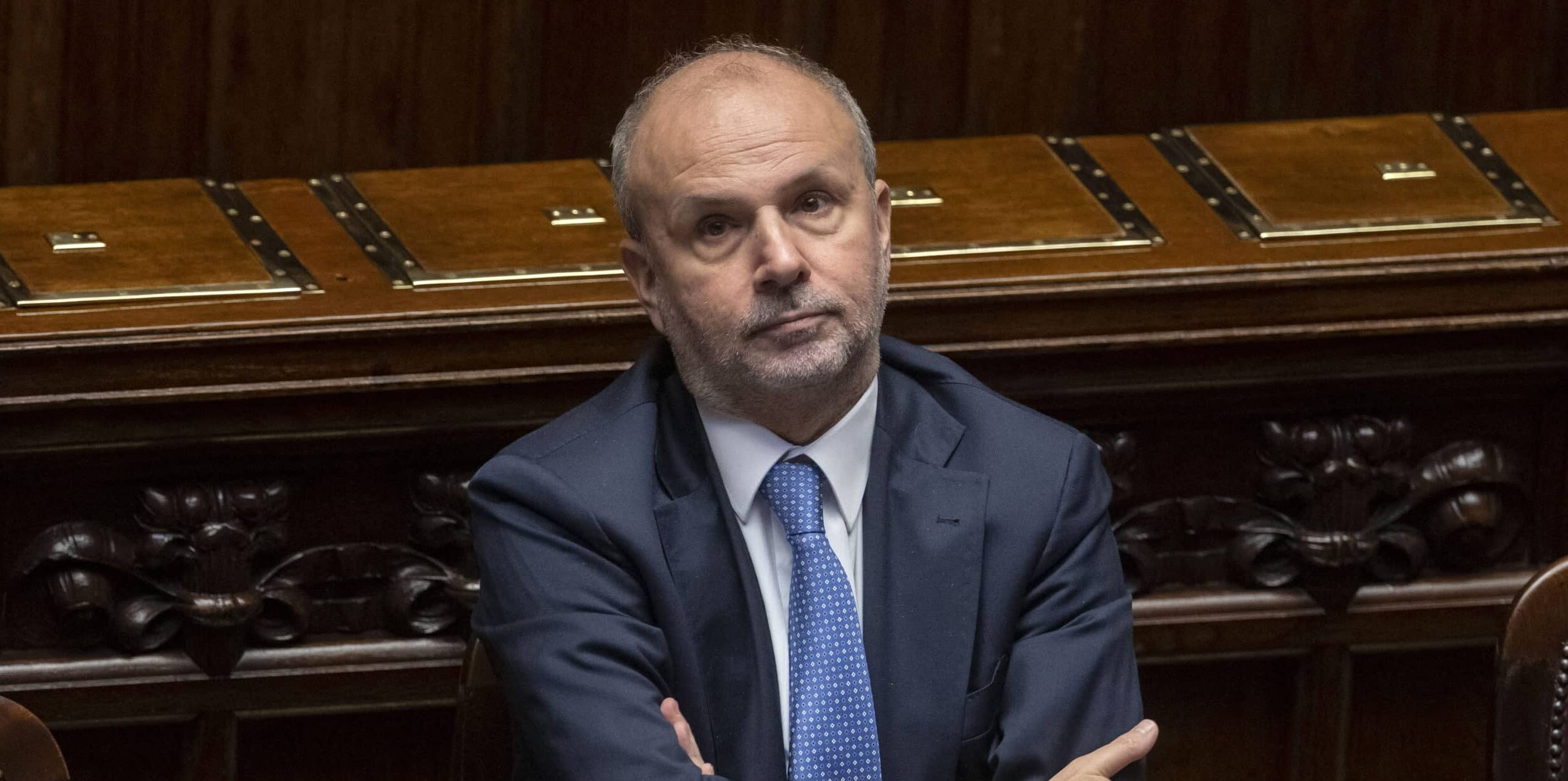 Il governo sta smantellando la Sanità pubblica. Ci cureremo col Ponte sullo Stretto