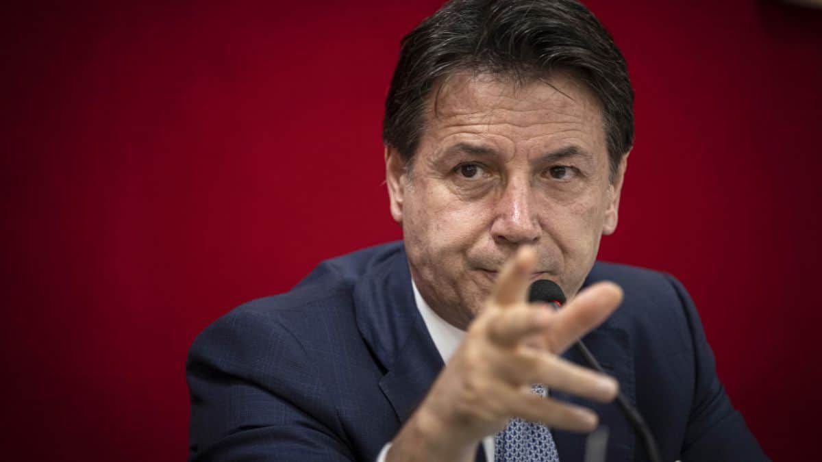 Giuseppe Conte contro Daniela Santanché dopo il servizio di Report: “Il tempo è scaduto: accuse gravi e circostanziate”. Il leader del M5S chiede le dimissioni della ministra