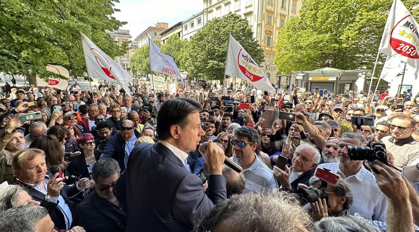 M5S in piazza contro il governo e la precarietà: “Meloni ascolti la voce dei cittadini”