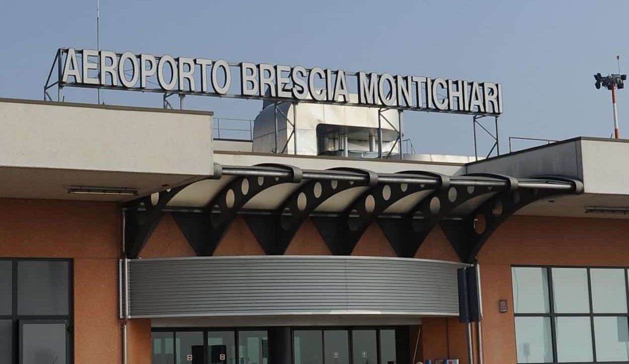A Brescia gli aeroportuali caricavano armi sui cargo a loro insaputa