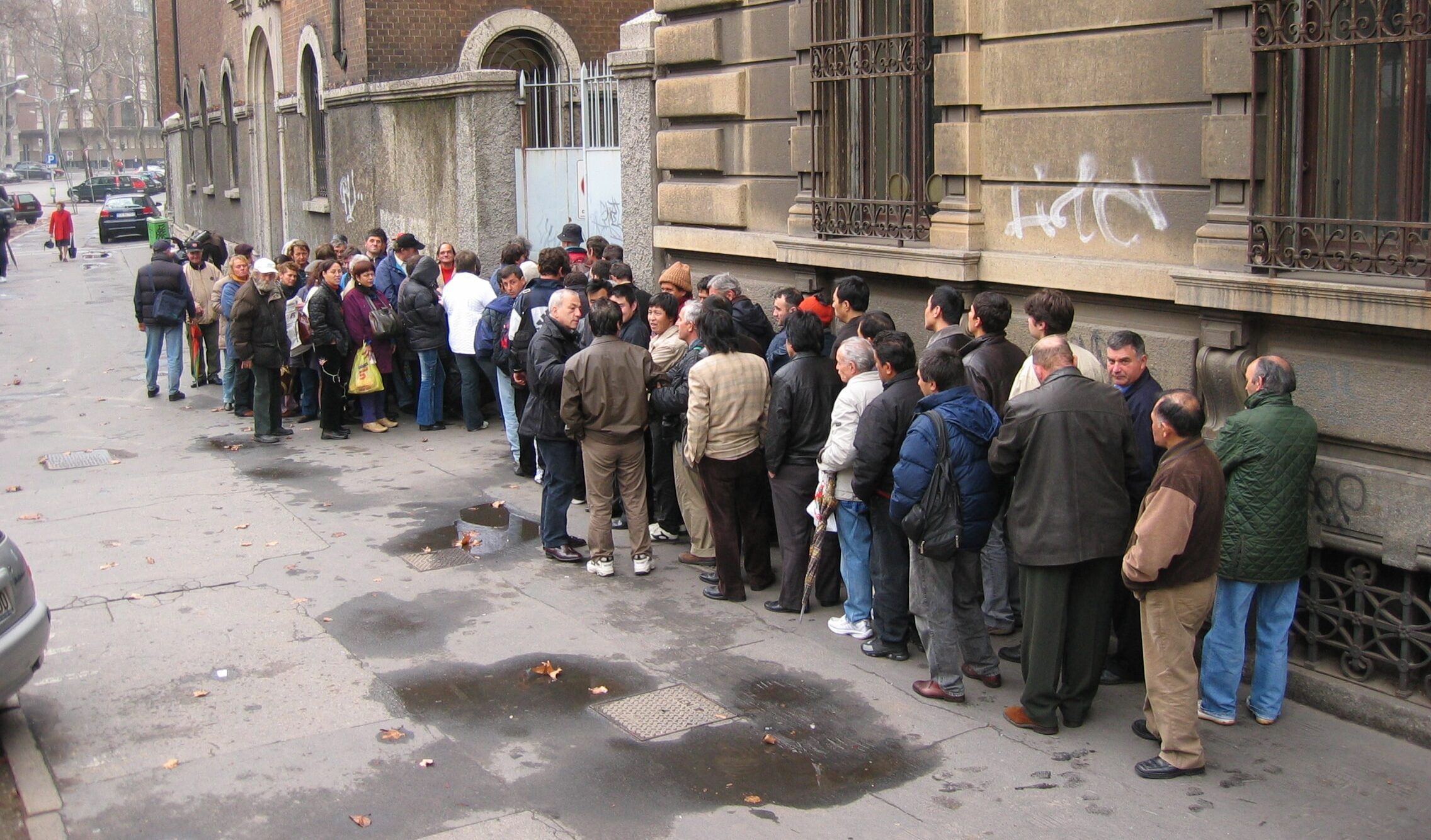 In Italia dilaga la povertà: le famiglie non arrivano a fine mese, più rischi che in Polonia e Portogallo