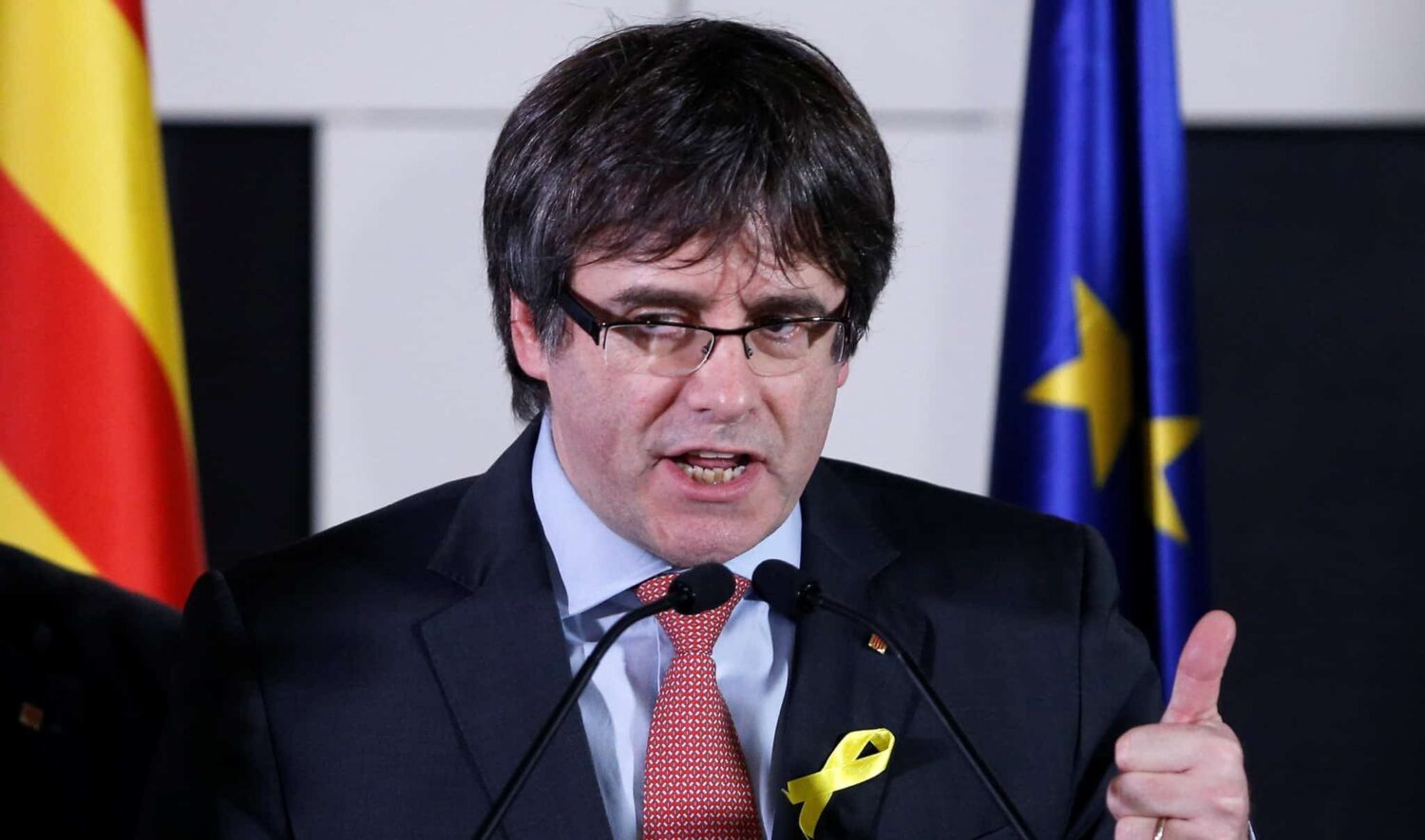 Il leader indipendentista catalano Puigdemont è riapparso dopo sette anni di esilio a Barcellona