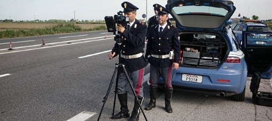 I Comuni fanno cassa sui cittadini: multe record grazie agli autovelox e passa la paura dell’inflazione