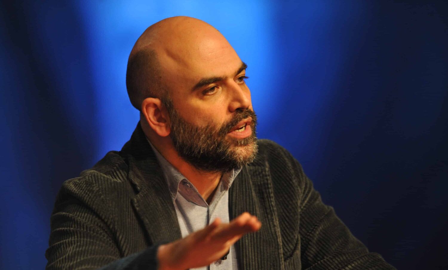 Parla lo scrittore Roberto Saviano: “C’è un serio problema di tutela delle voci critiche contro il potere”