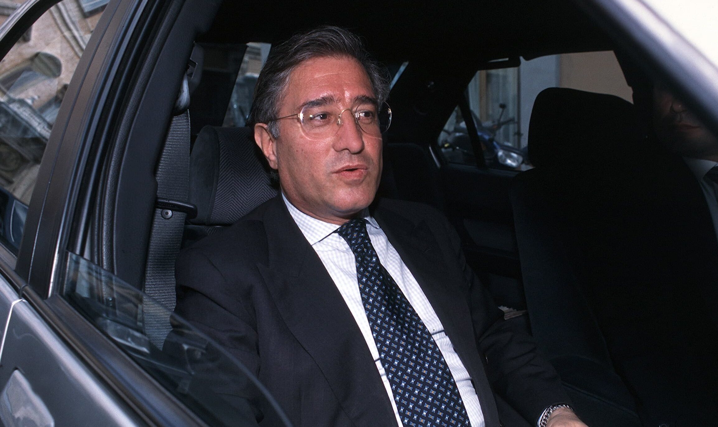 Perquisizione a casa Dell’Utri sulle stragi di mafia del ’93: “Bombe per favorire l’ascesa di Berlusconi”