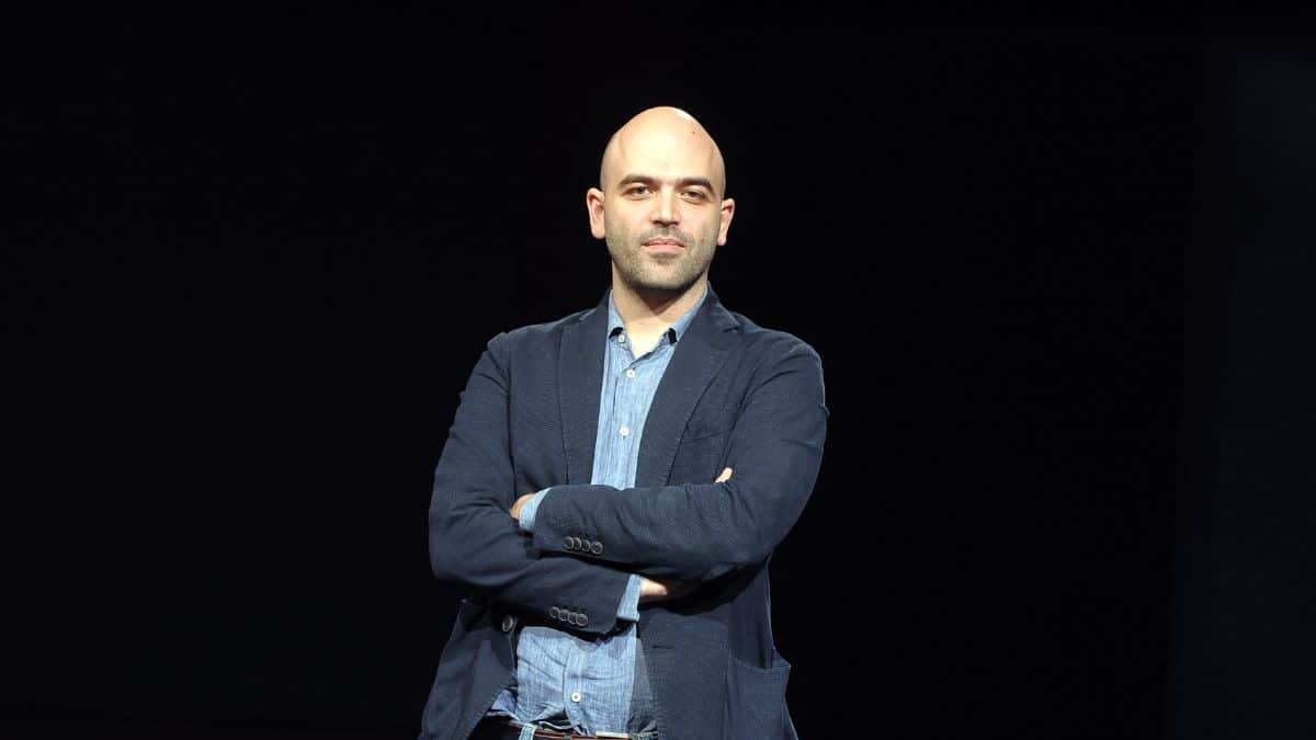 Roberto Saviano cacciato dalla Rai dopo gli insulti a Salvini: “Evidente lo Stato da che parte sta”. Reazione dura della Schlein