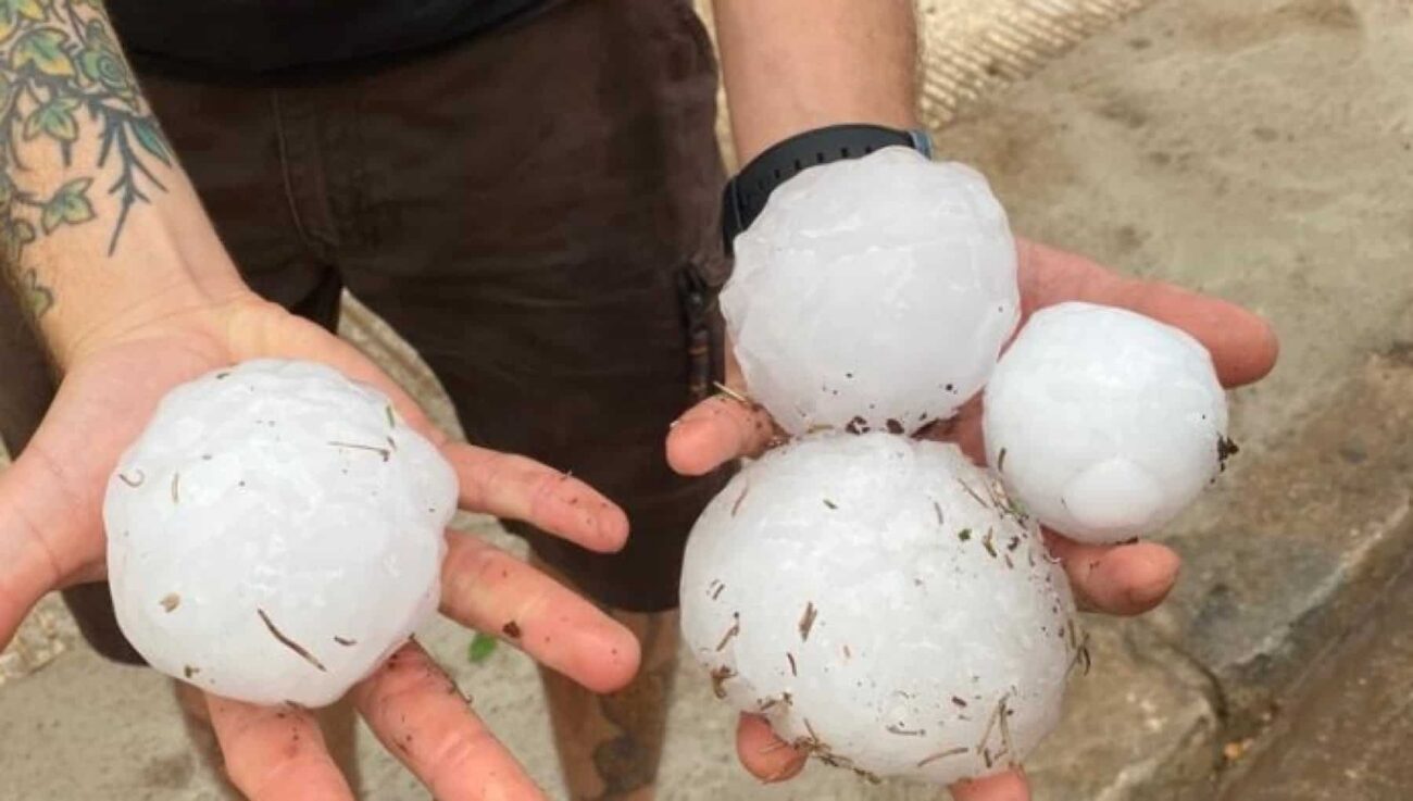 Il maltempo spacca in due l’Italia. Piogge torrenziali e vento al nord, gran caldo e roghi al sud con morti e feriti in Lombardia e Sicilia