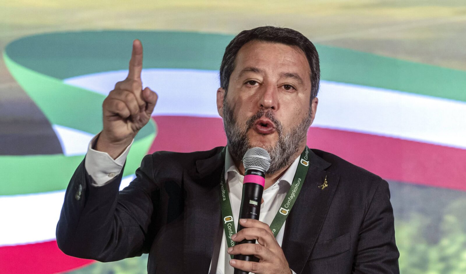 Salvini non si ferma, ignora ancora il diritto allo sciopero: “Pronto a fare tutto ciò che posso per ridurre i disagi”