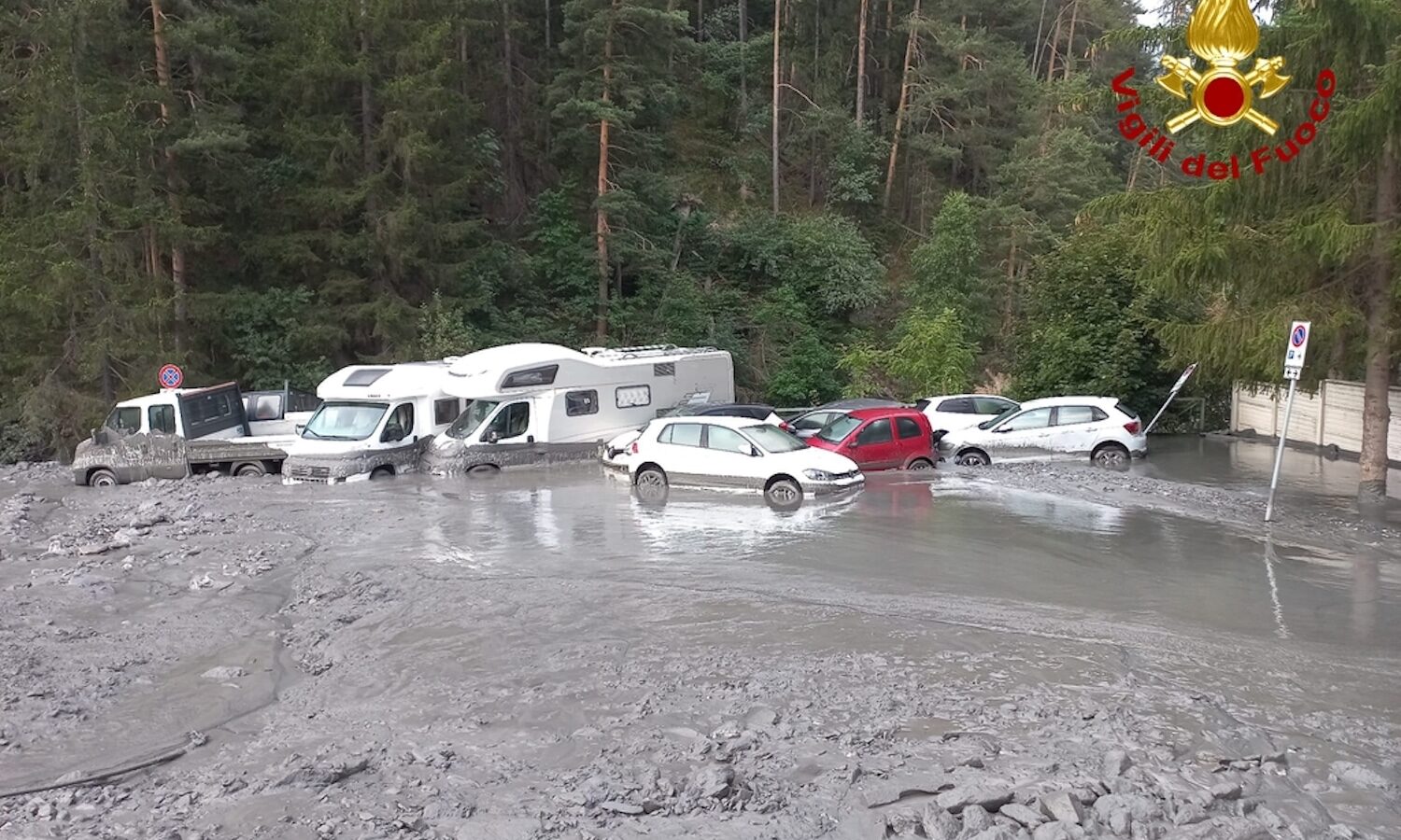 Bardonecchia sommersa dal fango, è ancora allerta maltempo