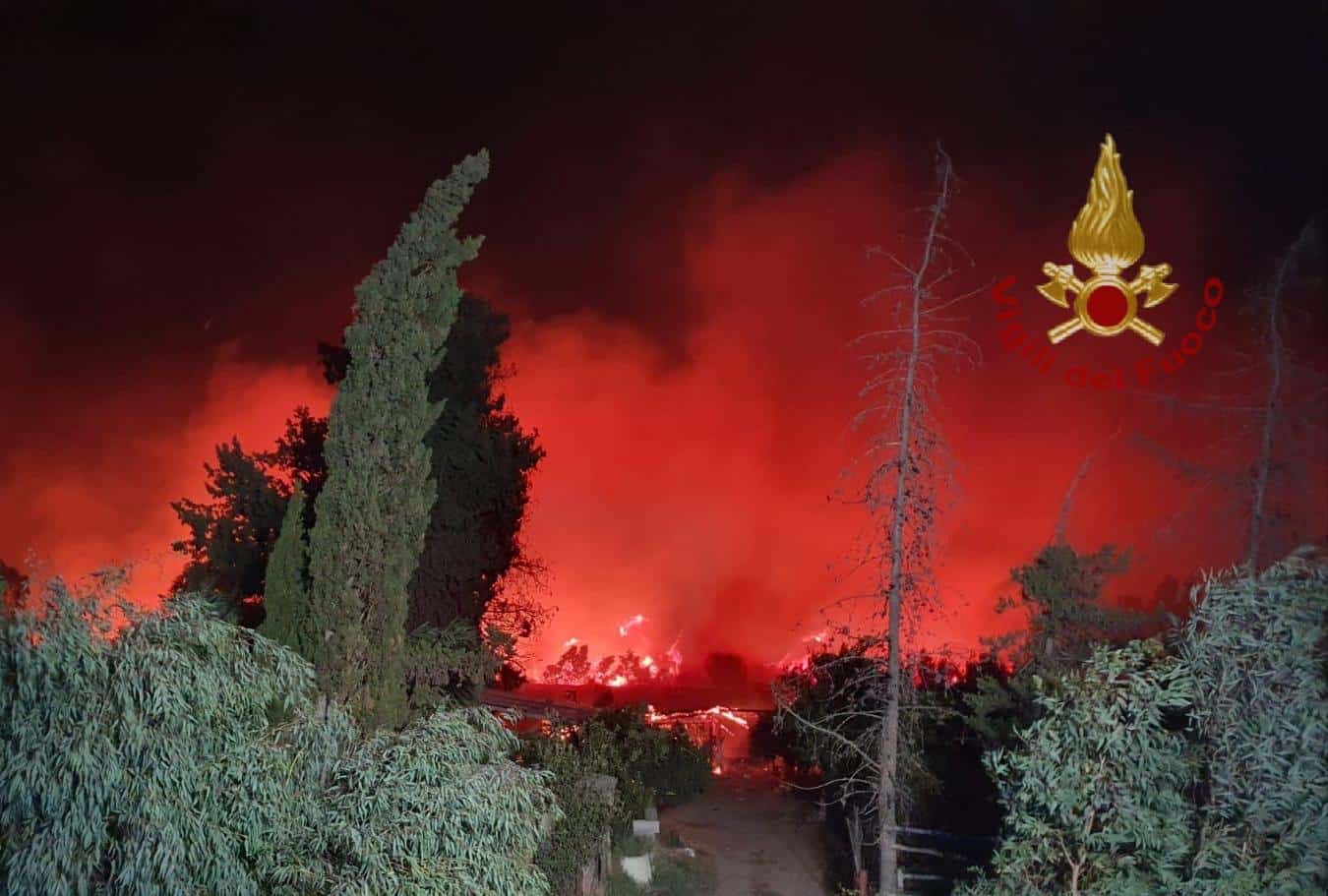 È emergenza incendi in Sardegna