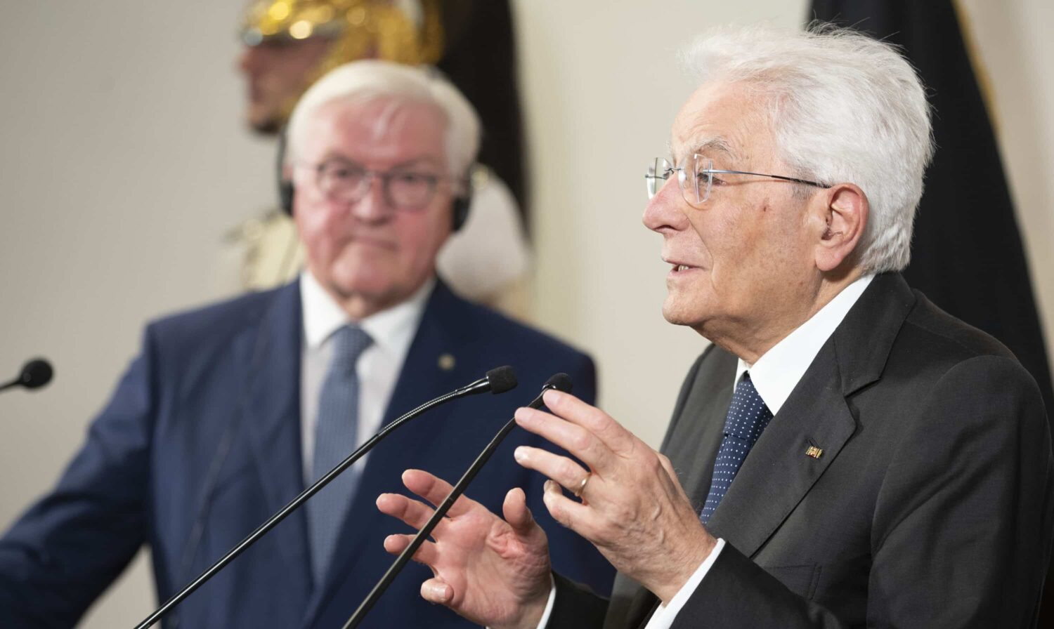 Migranti, Mattarella: “No a provvedimenti tampone”