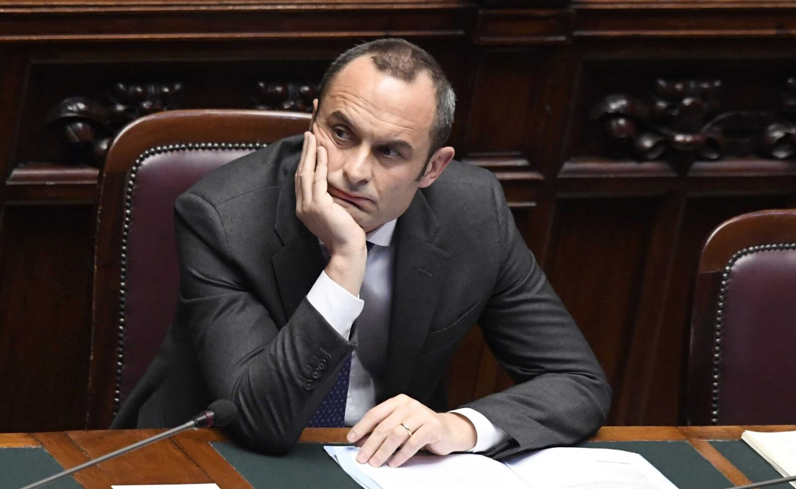Decreto Carceri, l’opposizione contro l’ordine del giorno di Costa. Bonelli: “Apre la strada allo scudo penale chiesto da Salvini”