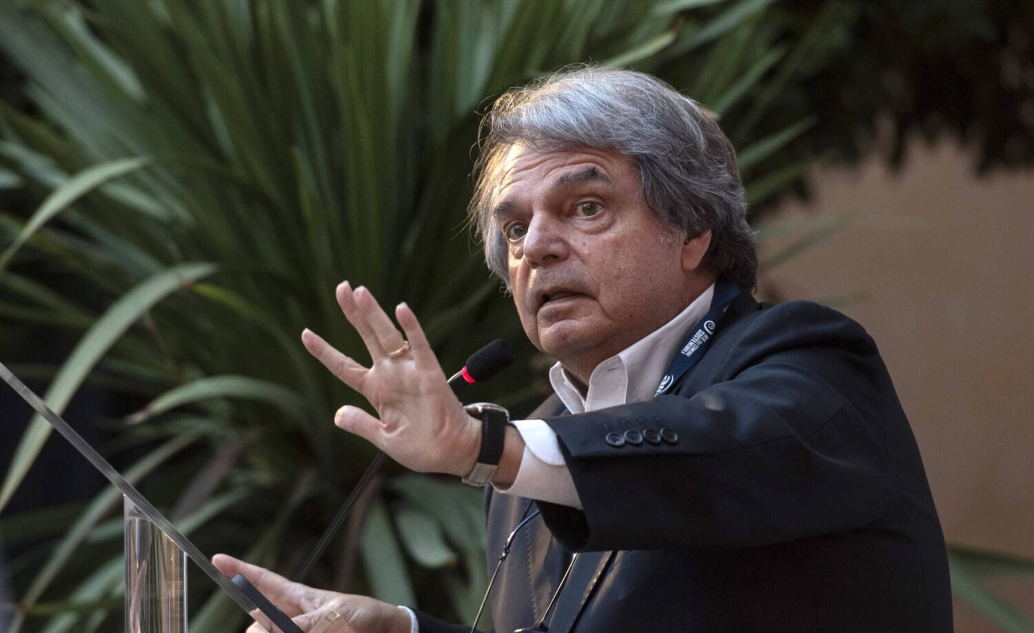 Ancora uno schiaffo ai poveri