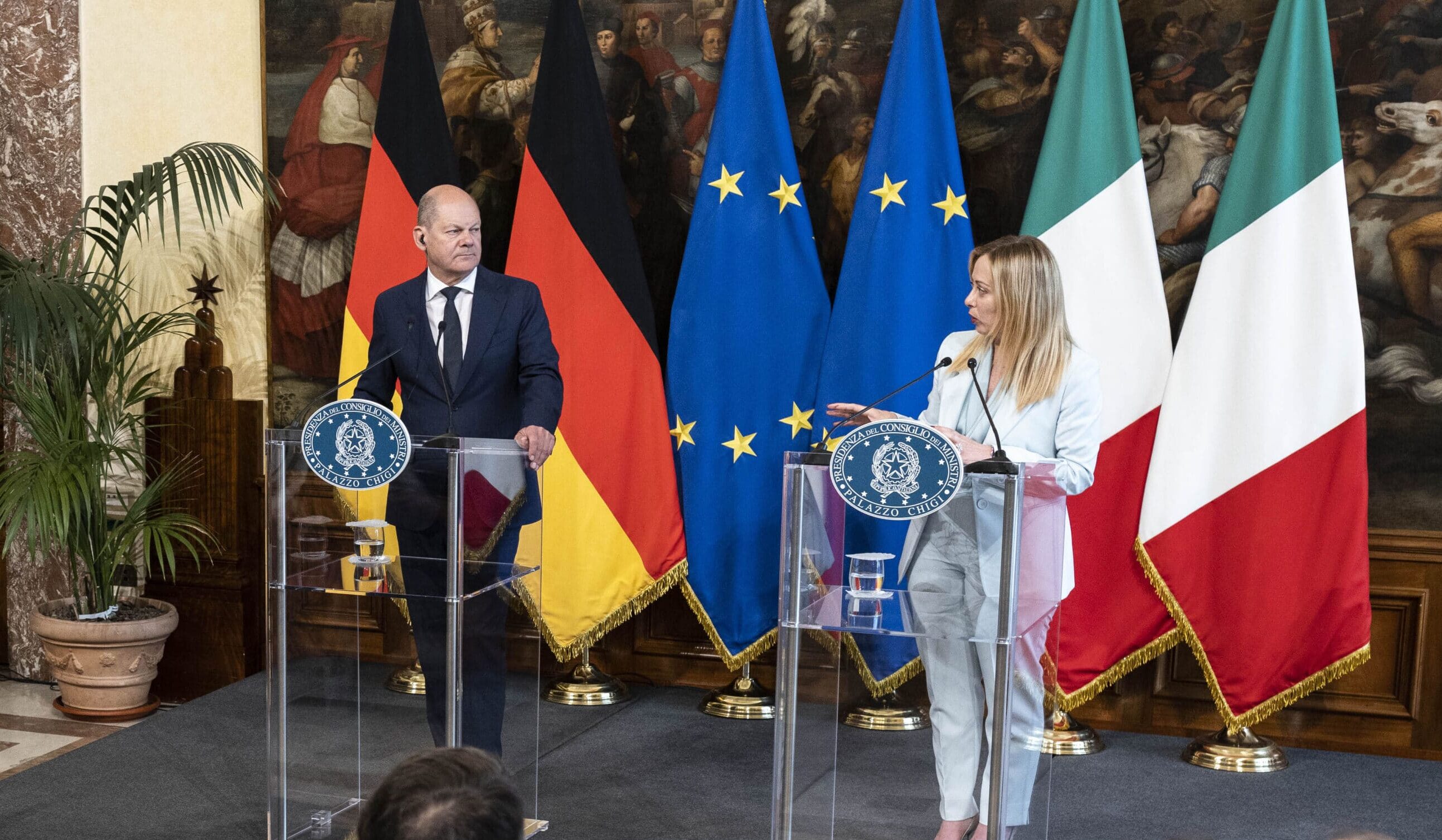 Migranti, Meloni scrive a Scholz: “Stupita dai fondi non coordinati alle Ong” Migranti, Meloni scrive a Scholz: “Stupita dai fondi non coordinati alle Ong”