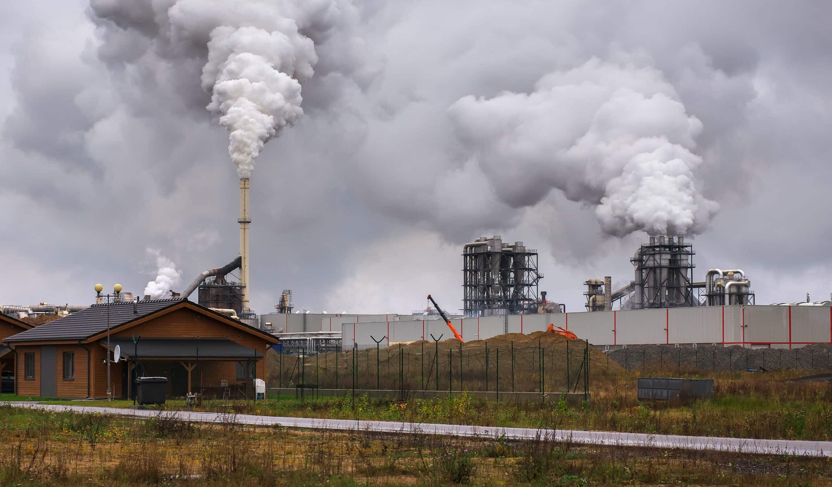 L’Oxfam denuncia i super-inquinatori: l’1% più ricco del pianeta inquina quanto 5 miliardi di persone
