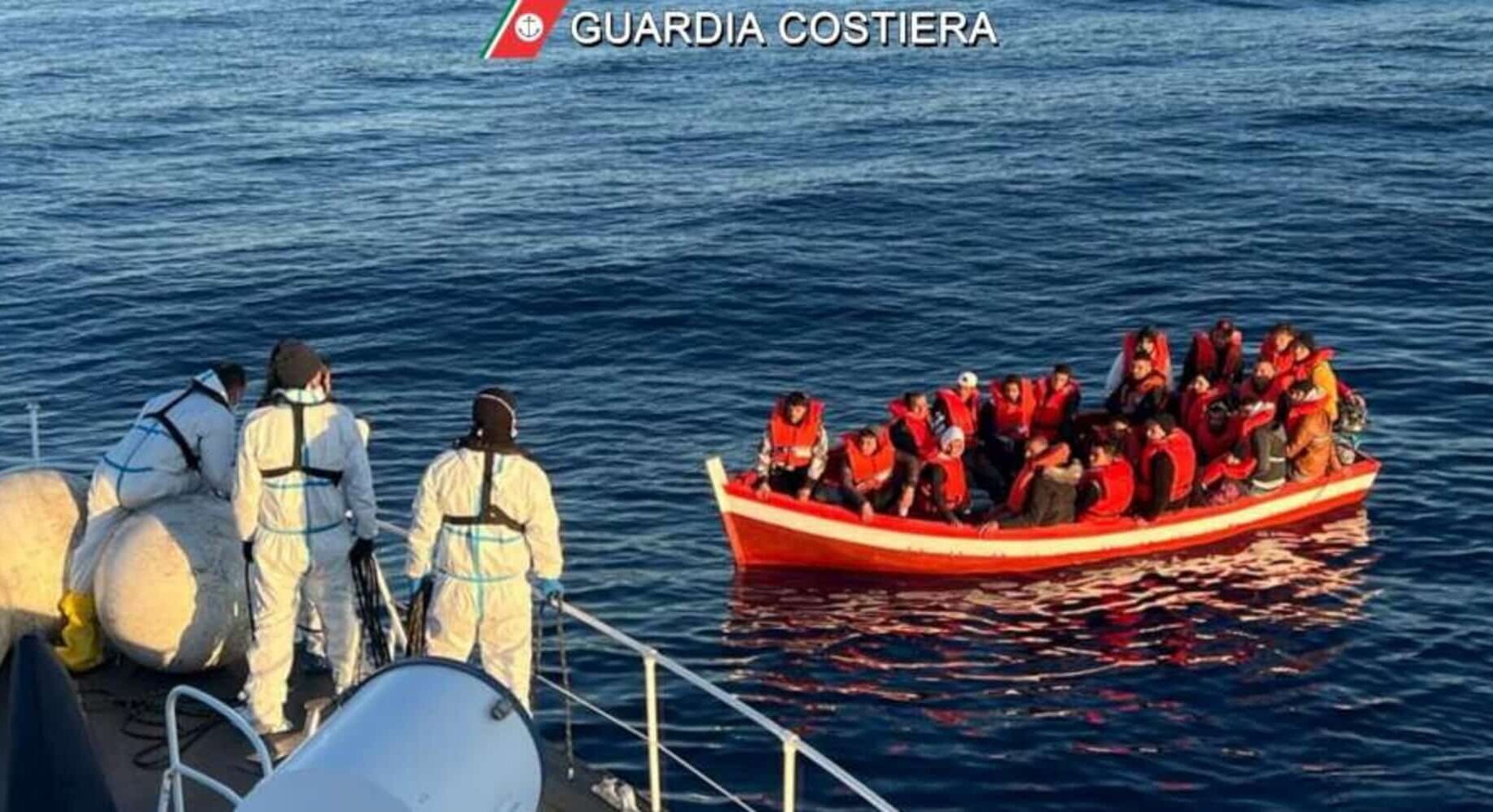 Migranti, dal Pd arrivano sette proposte