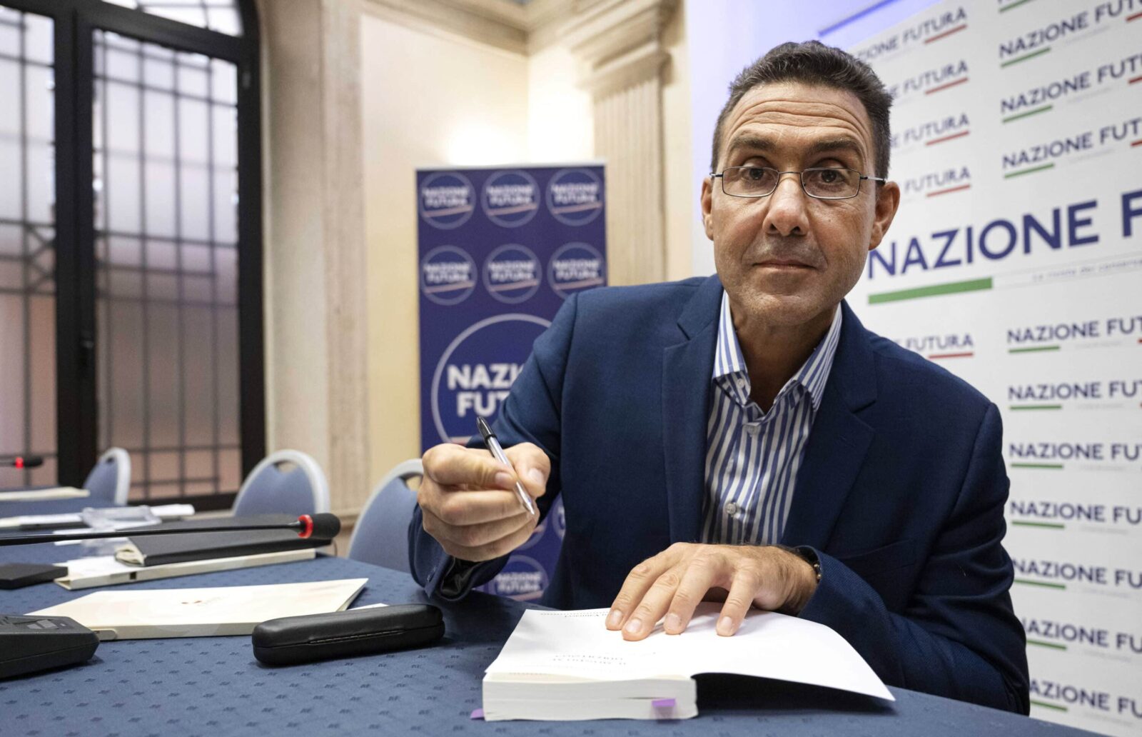 Vannacci assume il nuovo incarico e va subito in licenza