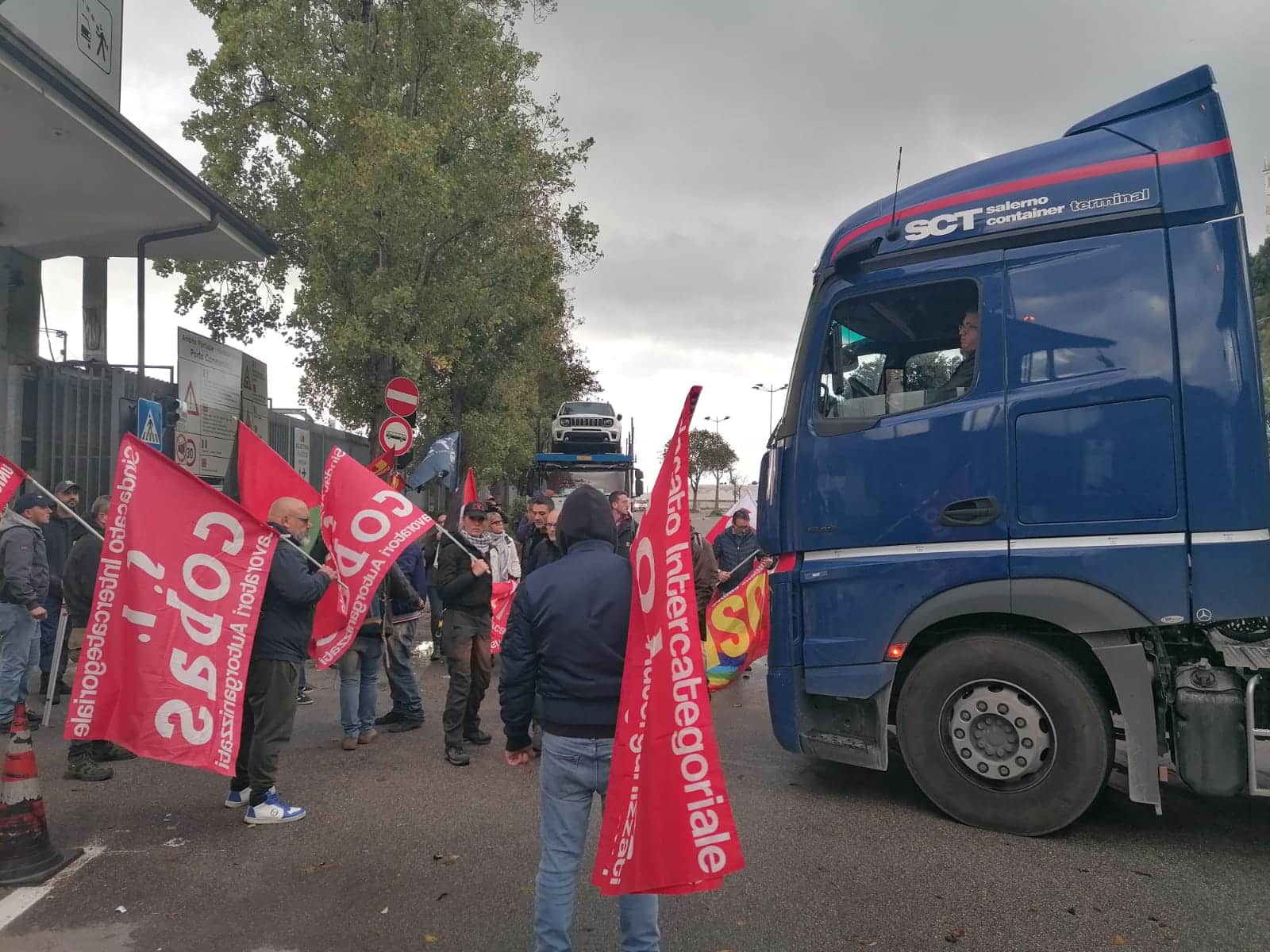 Dopo Genova, tocca a Salerno: porti aperti a chi arma Israele