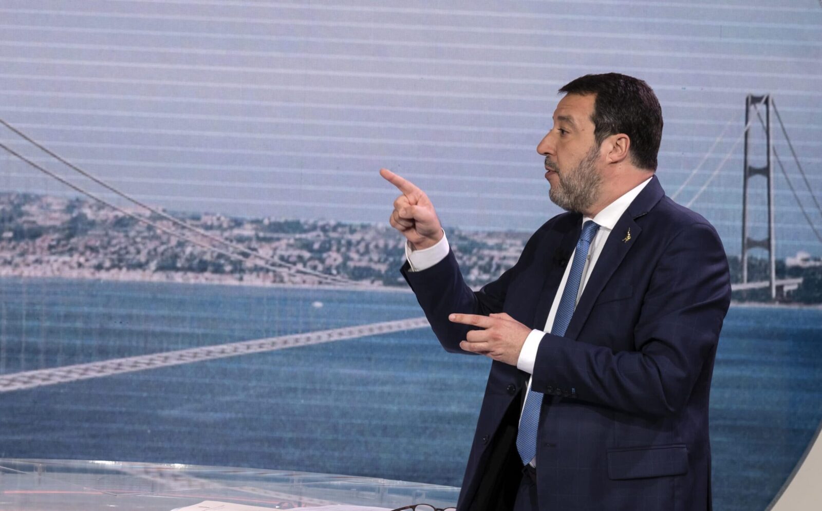 Ponte sullo Stretto, dopo la puntata di Report Pd e Avs chiedono a Salvini di riferire in Parlamento