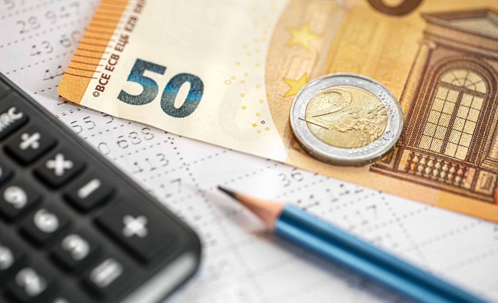 Stipendi più alti a dicembre: chi avrà un bonus fino a 2.000 euro in busta paga