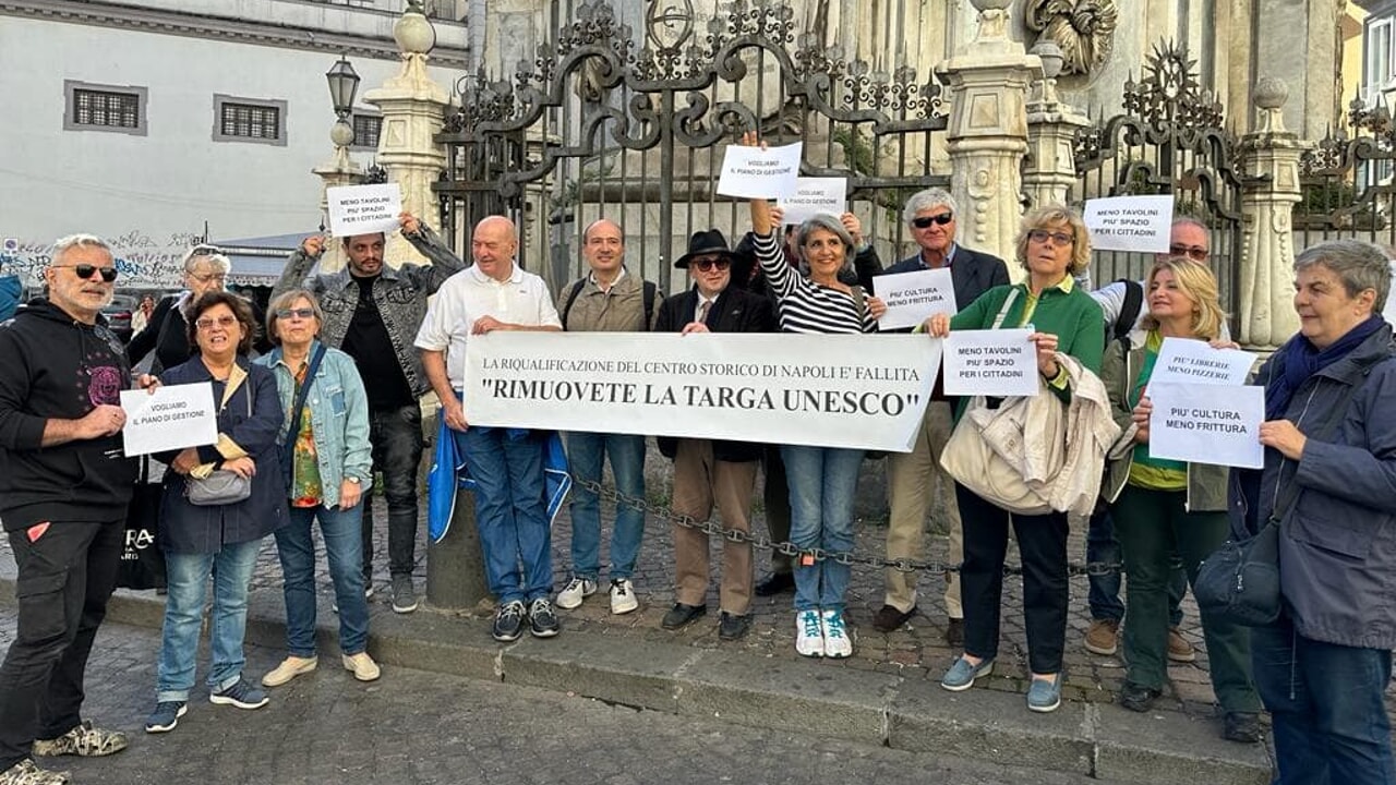Altro che patrimonio dell’Unesco. A Napoli buttati via altri 100 milioni