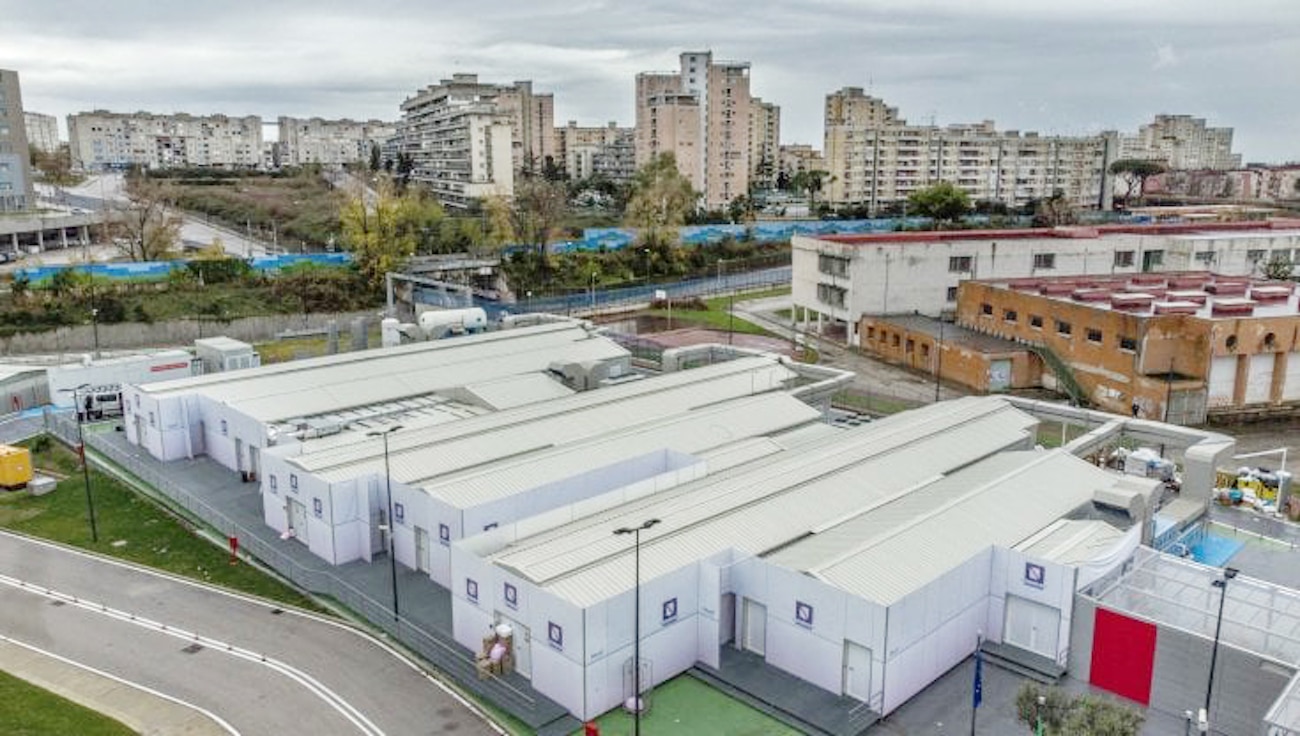Ospedali Covid, a Napoli i reparti modulari sono fermi da tre anni