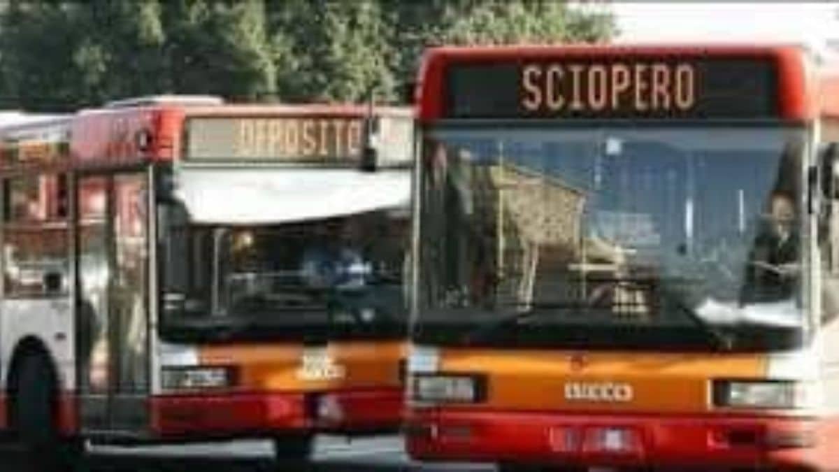 Sciopero trasporti 15 dicembre: orari dello stop e l’ennesimo attacco di Salvini