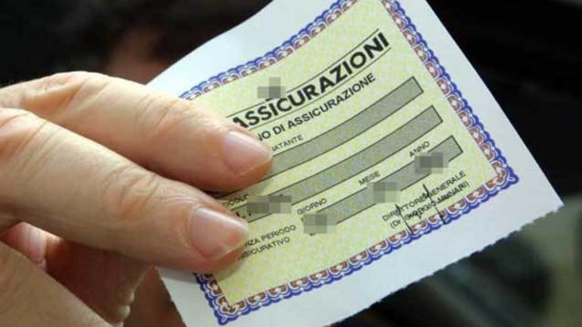 Rc auto, Assoutenti denuncia “aumenti mostruosi” a ottobre