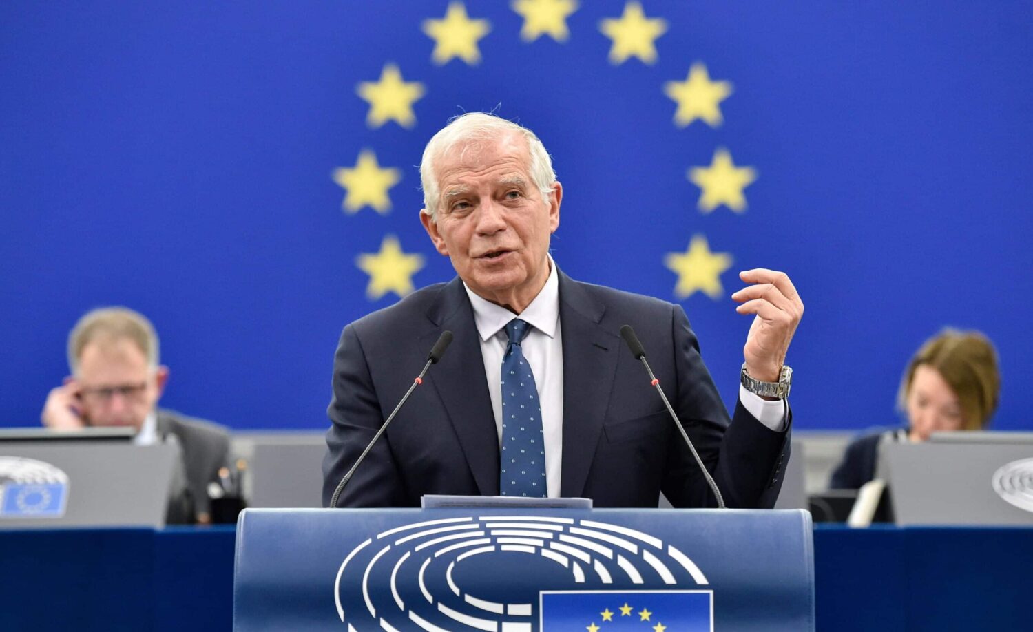 L’Unione europea non molla l’elmetto, Borrell è sicuro che le elezioni non cambieranno il fatto che Bruxelles resterà al fianco dell’Ucraina fino alla fine della guerra