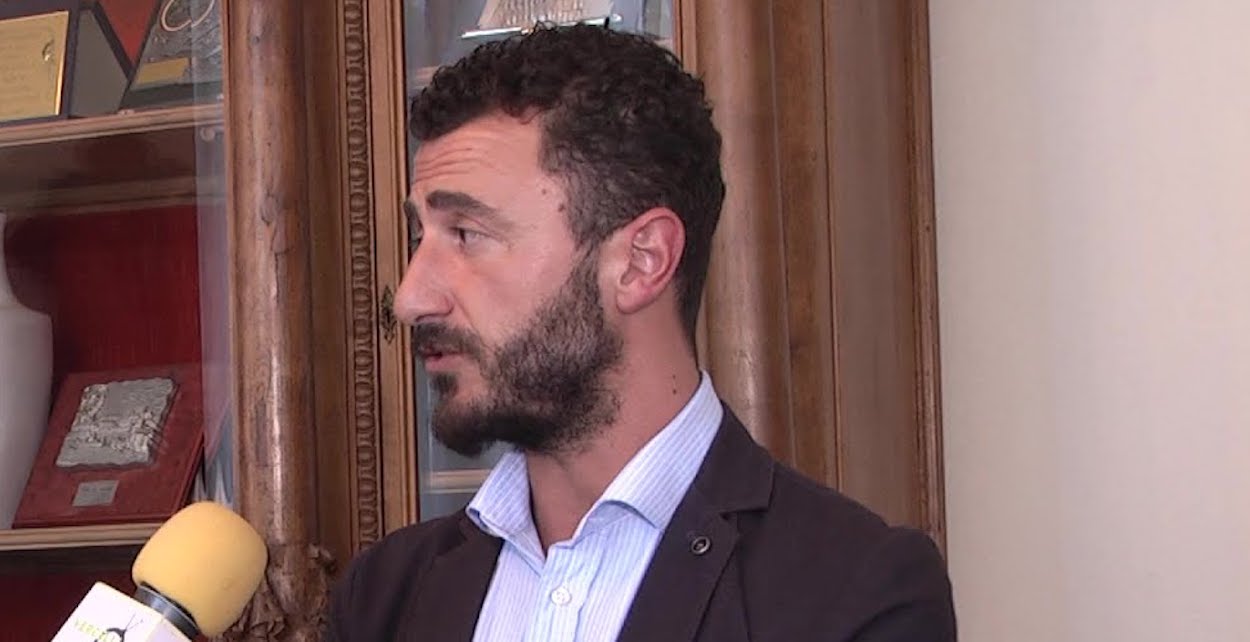 la-mossa-disperata-di-pozzolo-far-sparire-i-post-sulle-armi-la-notizia